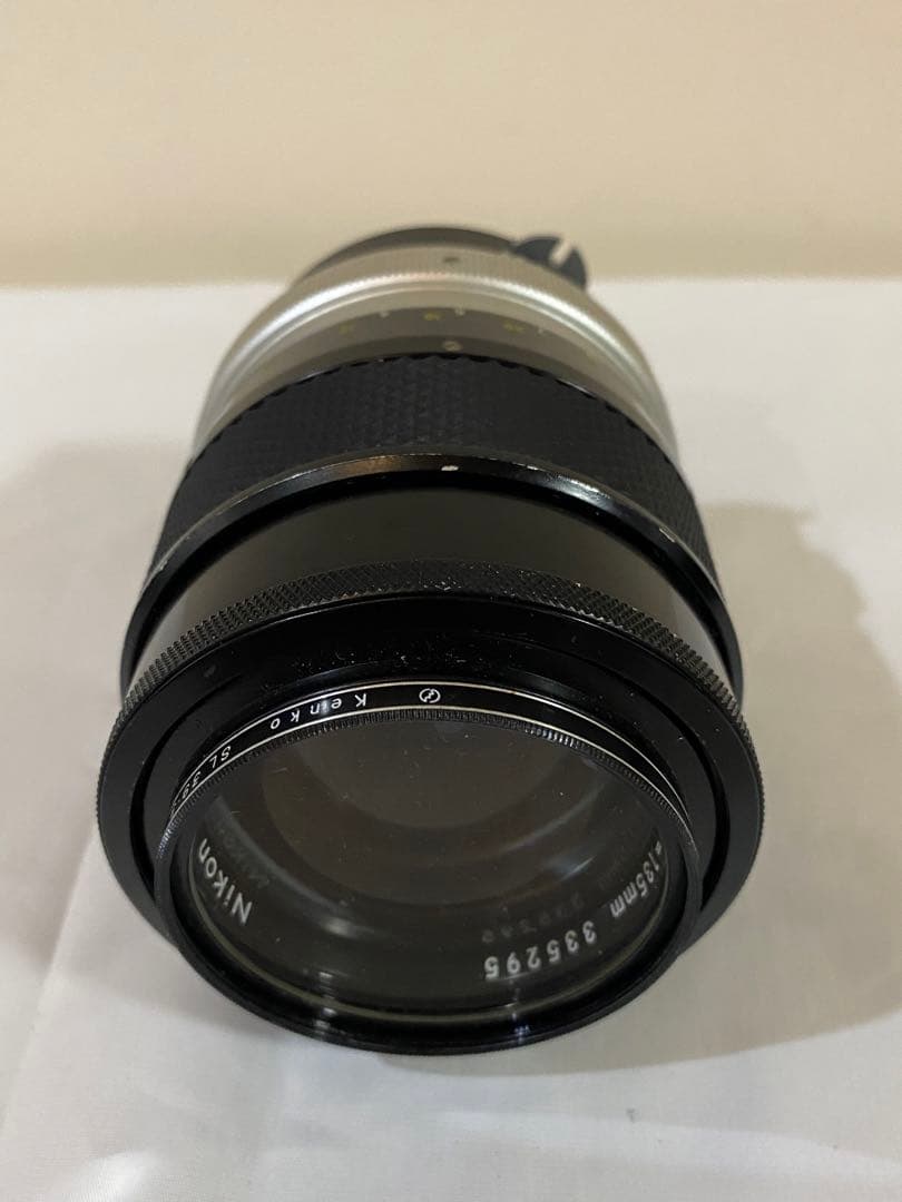 Nikomat一眼レフカメラ、Nikkor 135mm f/2.8レンズ