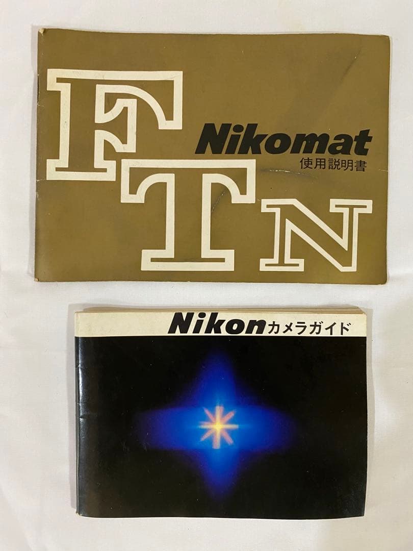 Nikomat一眼レフカメラ、Nikkor 135mm f/2.8レンズ
