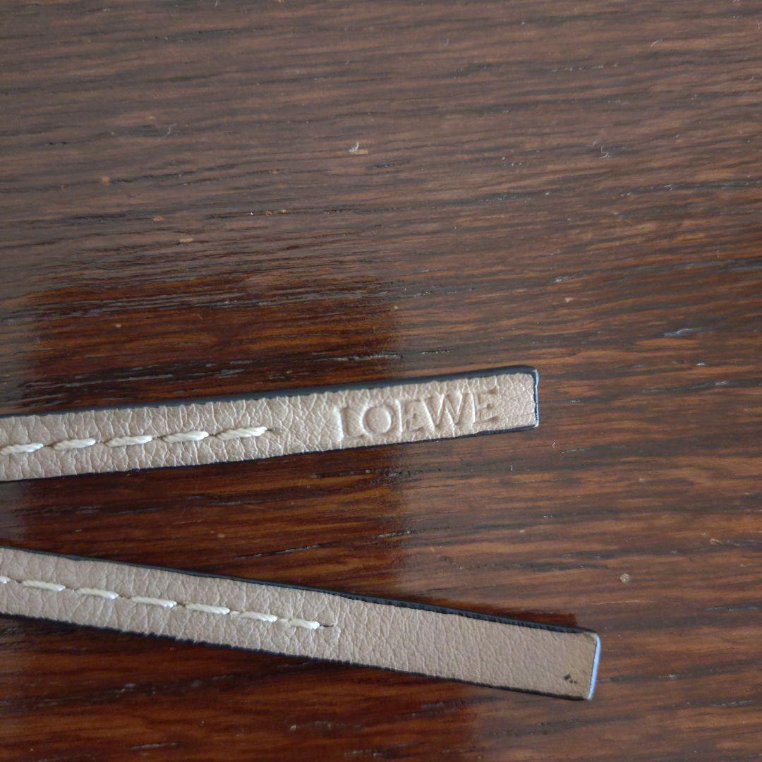 LOEWE　ロエベ　チャーム　イニシャル