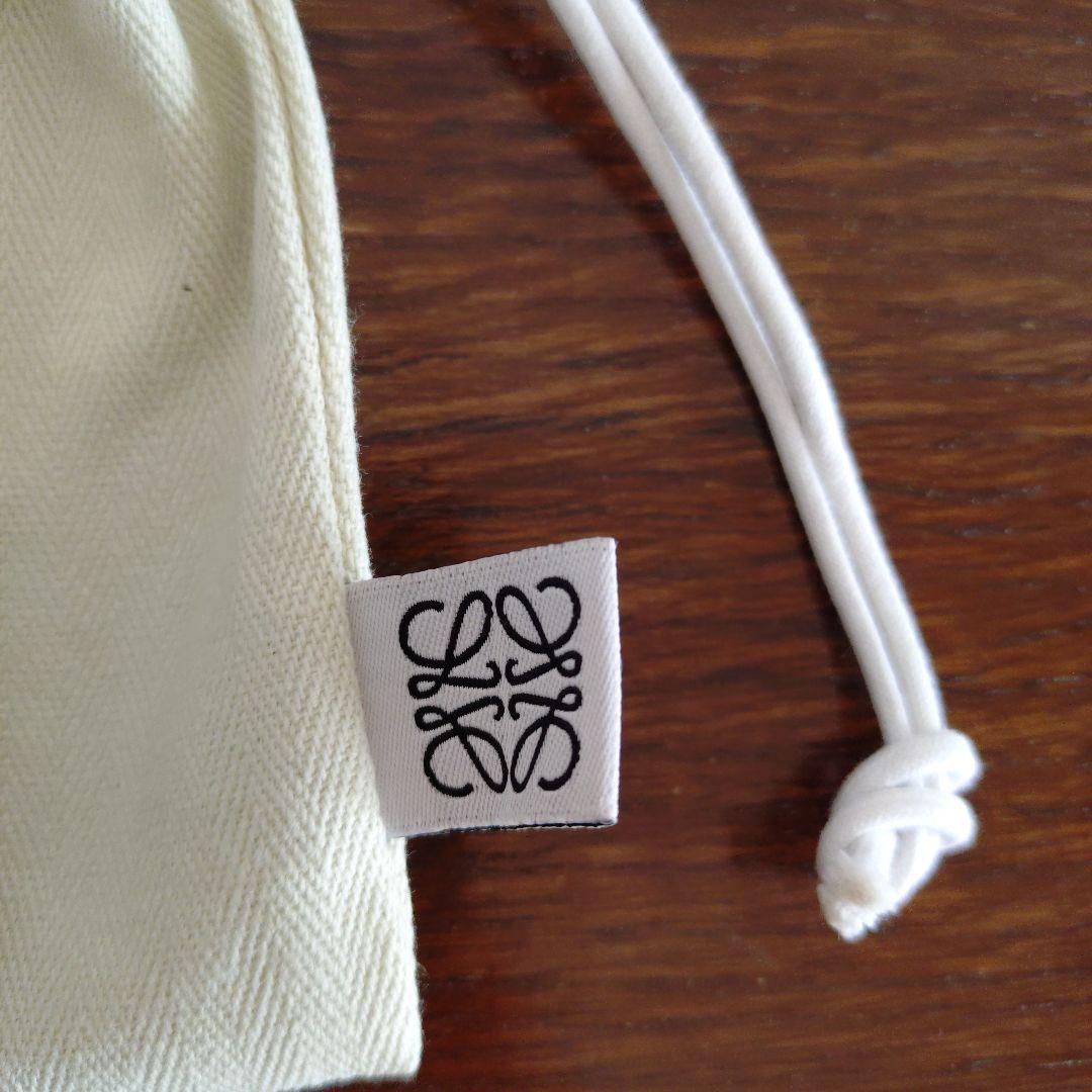 LOEWE　ロエベ　チャーム　イニシャル
