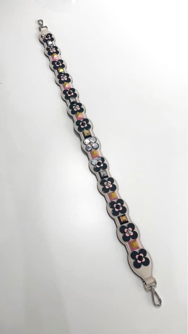 【美品⭐︎】FENDI フラワーモチーフ ショルダーストラップユー