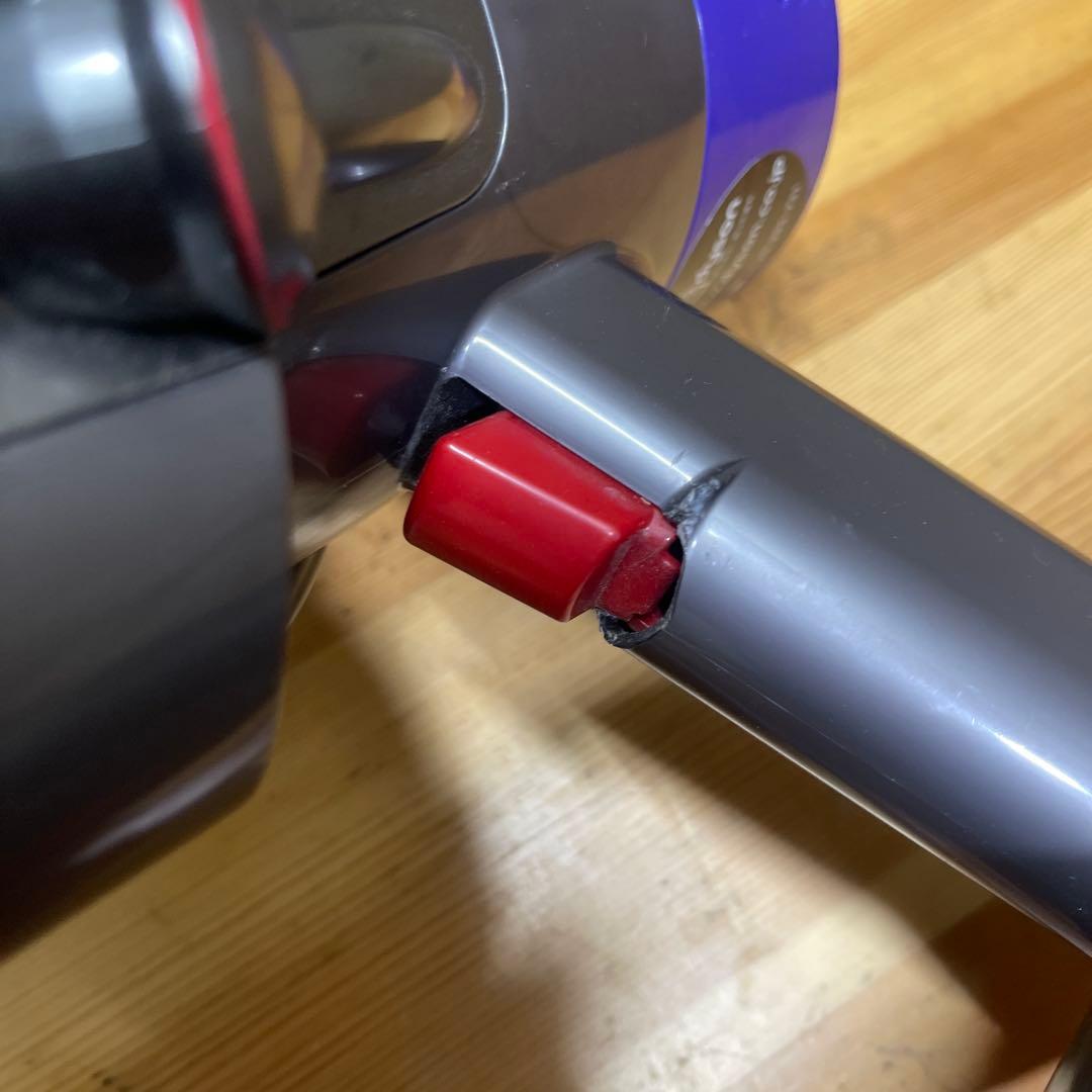 ￼動作確認済みdyson cyclone V10 fluffy 掃除機sv12