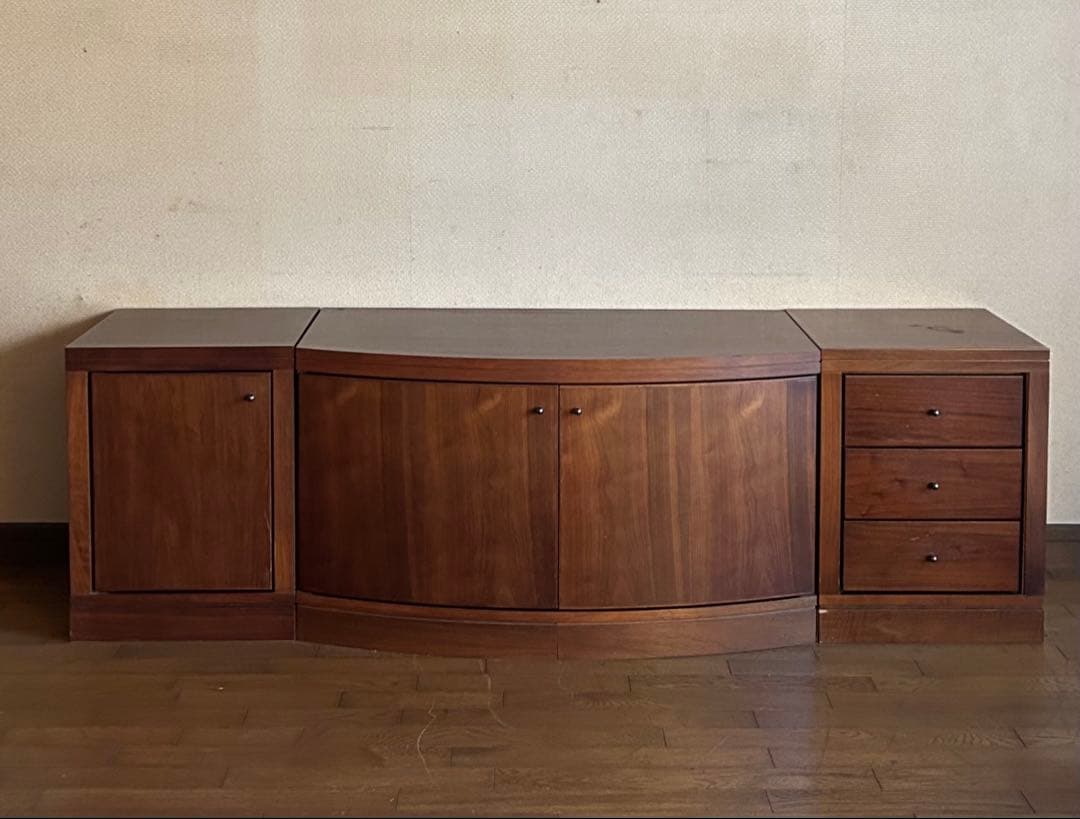 マルニ　テレビボード ウォールナット　ダークブラウン 曲線デザイン　中央のみ