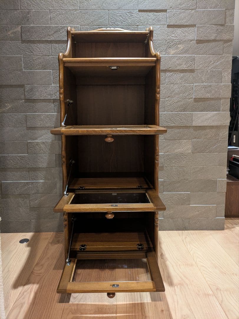 【karimoku】カリモク ガラス扉3段キャビネット 飾り棚 木製