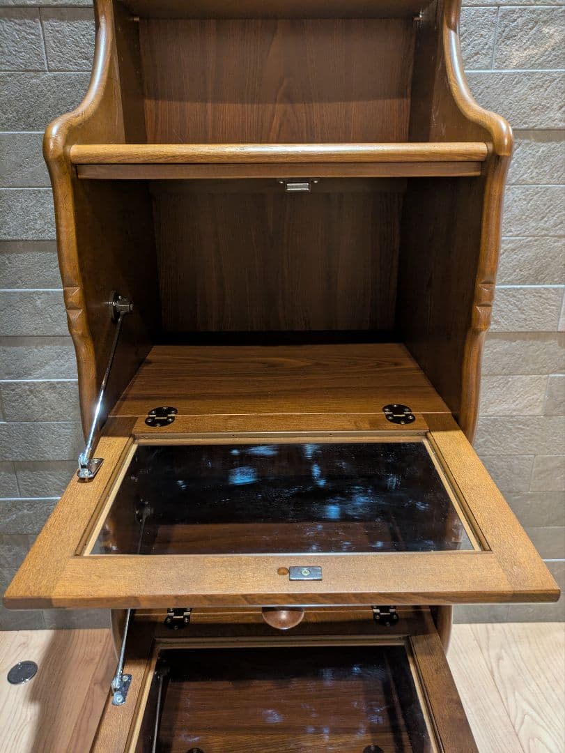 【karimoku】カリモク ガラス扉3段キャビネット 飾り棚 木製