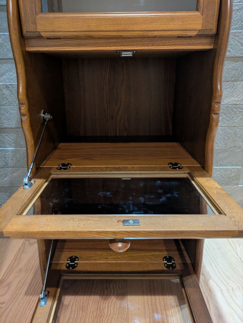 【karimoku】カリモク ガラス扉3段キャビネット 飾り棚 木製