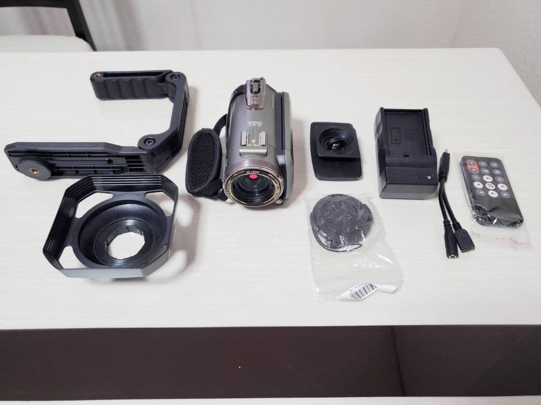 4K ビデオカメラ コンパクト シルバー