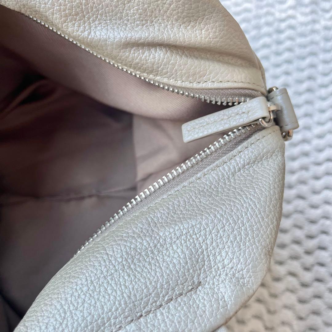 イアパピヨネ レザーフラップ2WAYバッグ　Lサイズ