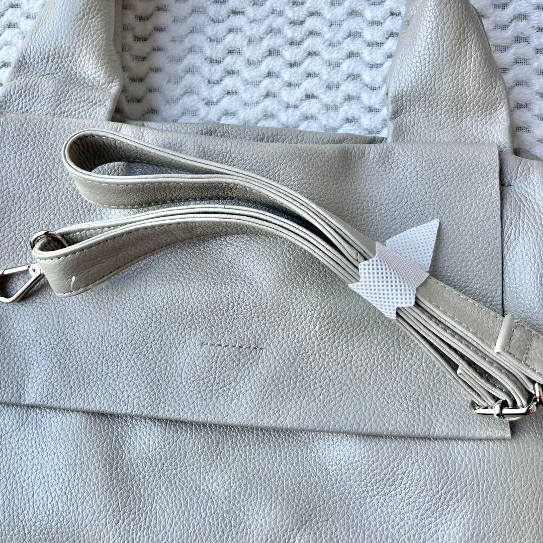 イアパピヨネ レザーフラップ2WAYバッグ　Lサイズ