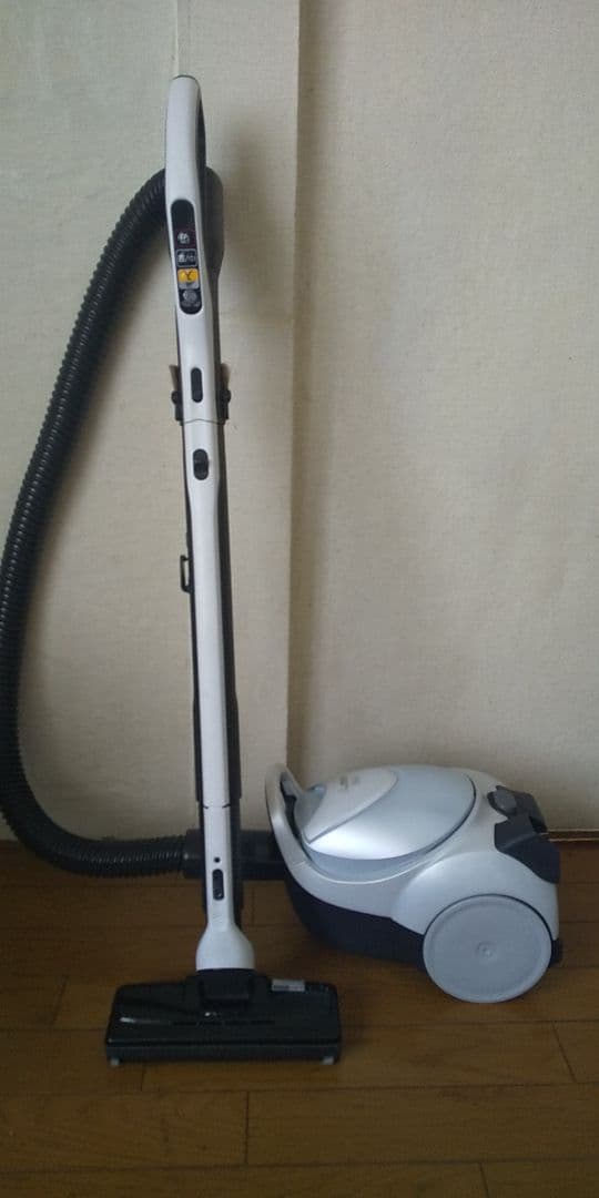 22年製❗軽量型、三菱、紙パック式掃除機(パワーノズル)