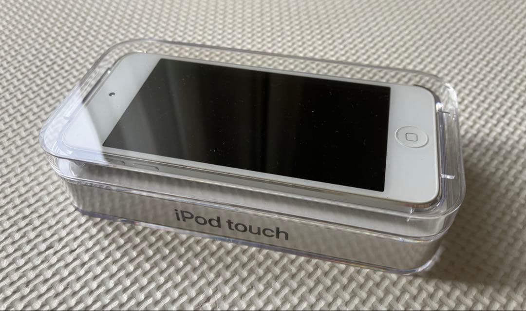 ipod touch 第7世代 シルバー　32GB 本体ケース・イヤホン付き