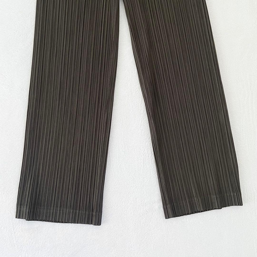 極美品　プリーツプリーズ イッセイミヤケ　ボトムス　ダークブラウン　0