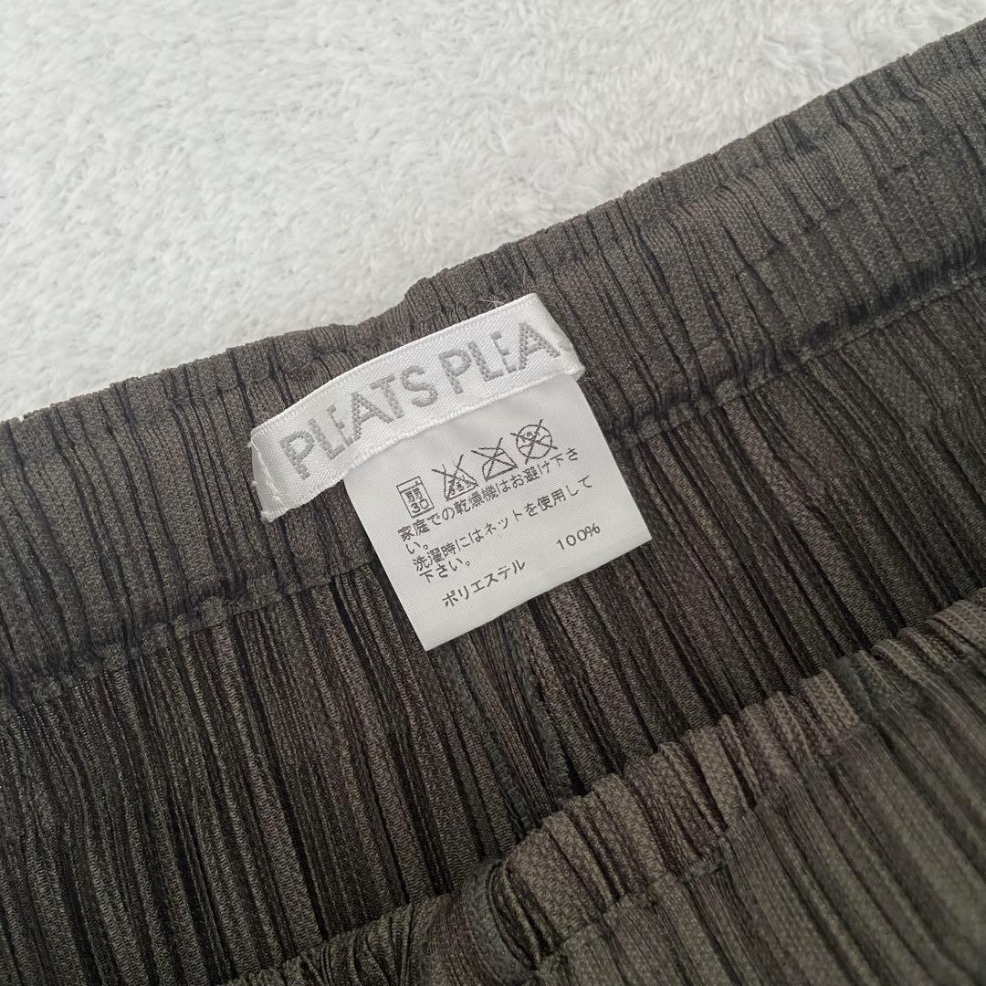 極美品　プリーツプリーズ イッセイミヤケ　ボトムス　ダークブラウン　0