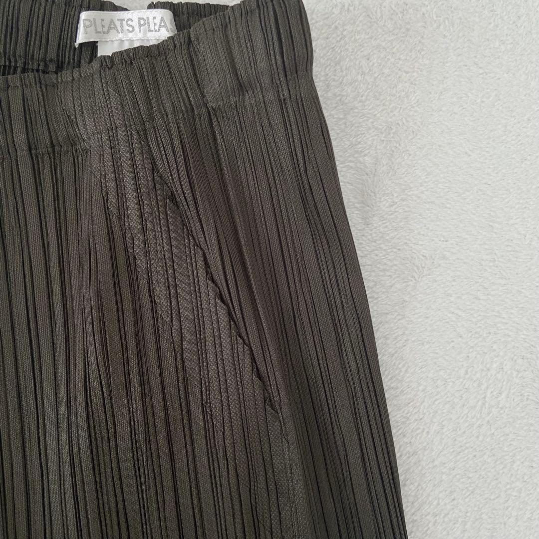 極美品　プリーツプリーズ イッセイミヤケ　ボトムス　ダークブラウン　0