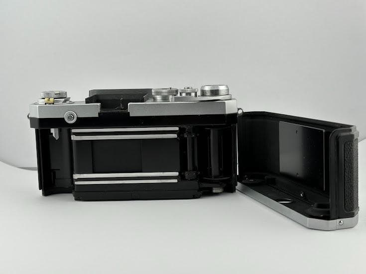 ★美品★ ニコン NIKON F アイレベル 中期型 ボディ シルバー