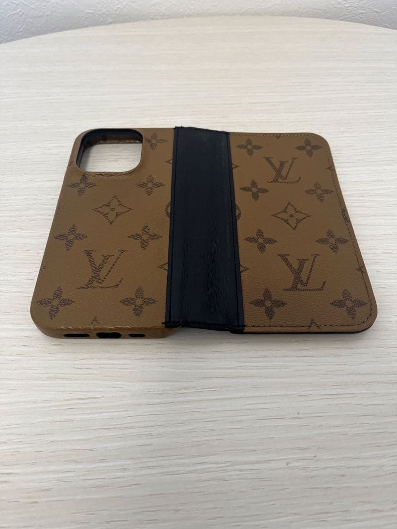 ルイヴィトンのiPhone14プロのケース