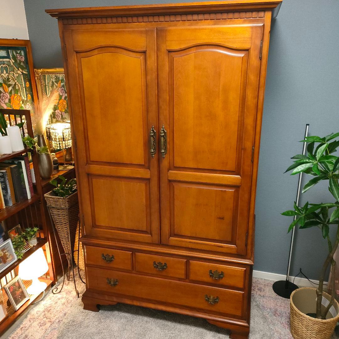 横浜ダニエル アンティーク ワードローブ