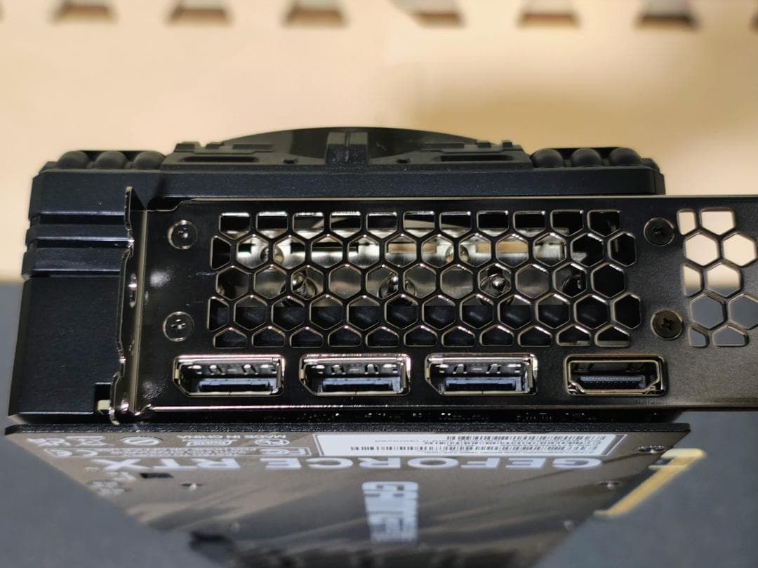 Palit GeForce RTX 5070 GamingPro 12GB 中古