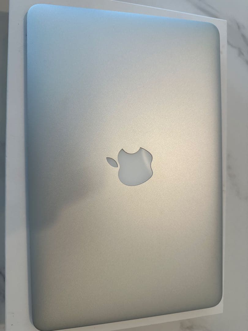 MacBook Air 2015年 11インチ　ストレージ256GB メモリ4G