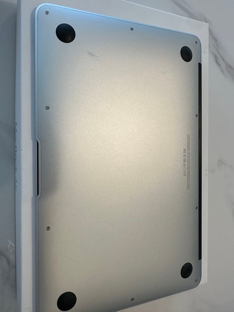 MacBook Air 2015年 11インチ　ストレージ256GB メモリ4G