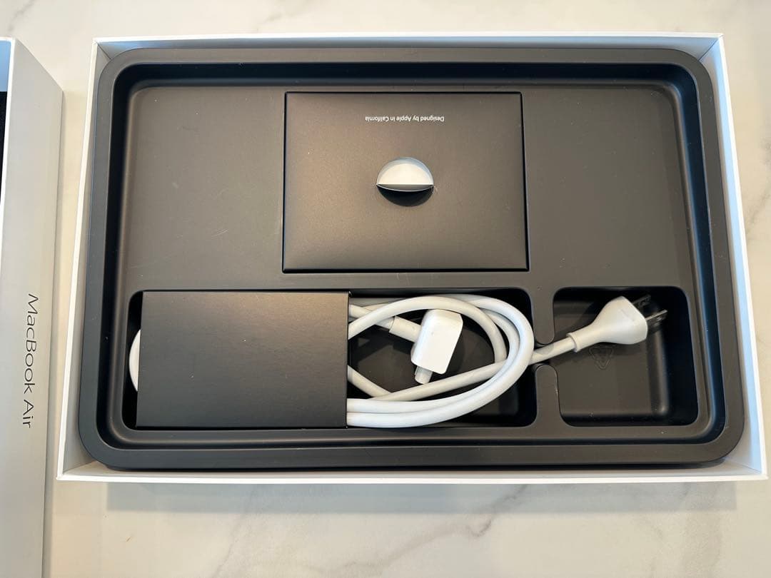 MacBook Air 2015年 11インチ　ストレージ256GB メモリ4G