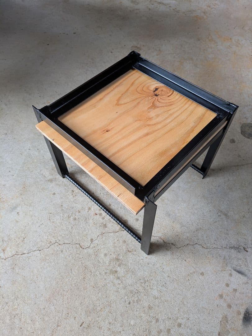 ニホンミツバチ　日本蜜蜂　30センチ重箱用　鉄製台　蜜蜂巣箱