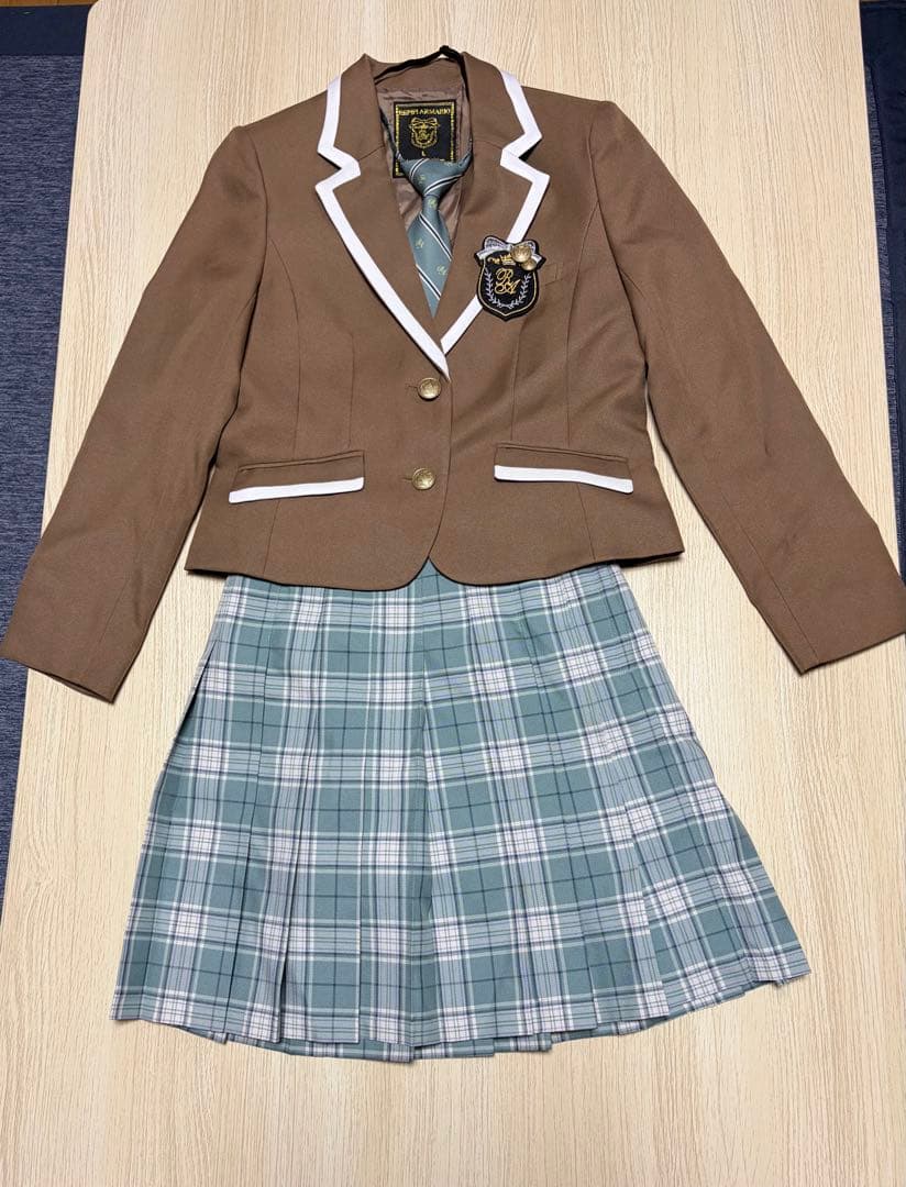 【ほぼ未使用】レピピアルマリオ2024-2025モデル卒服　4点セット　Ｌ160