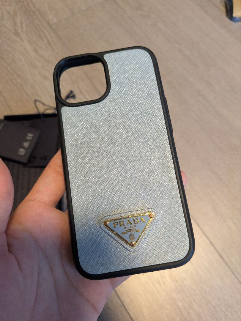 PRADA iPhone15 ケース