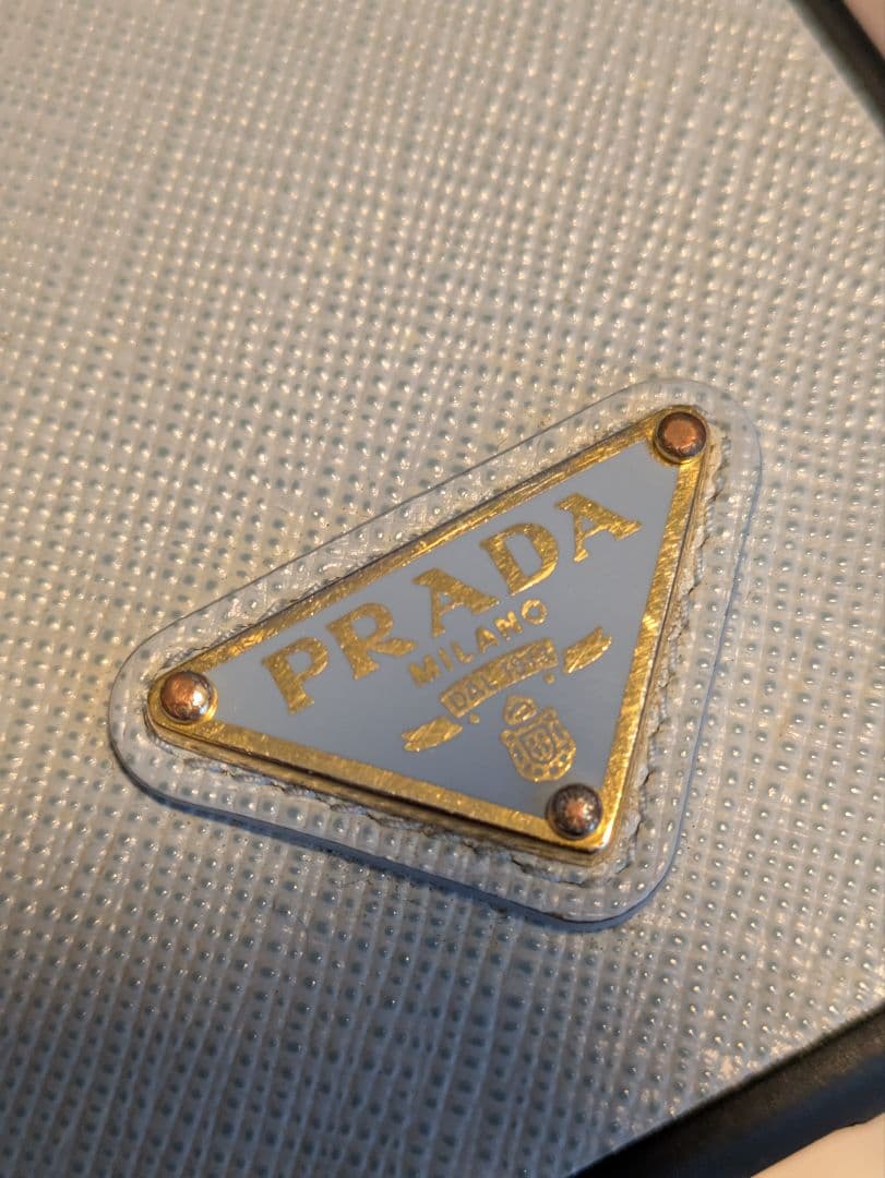 PRADA iPhone15 ケース