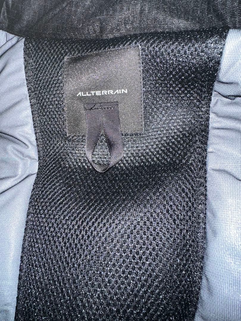 ゴアテックスハイブリッドインシュレーテッドジャケット