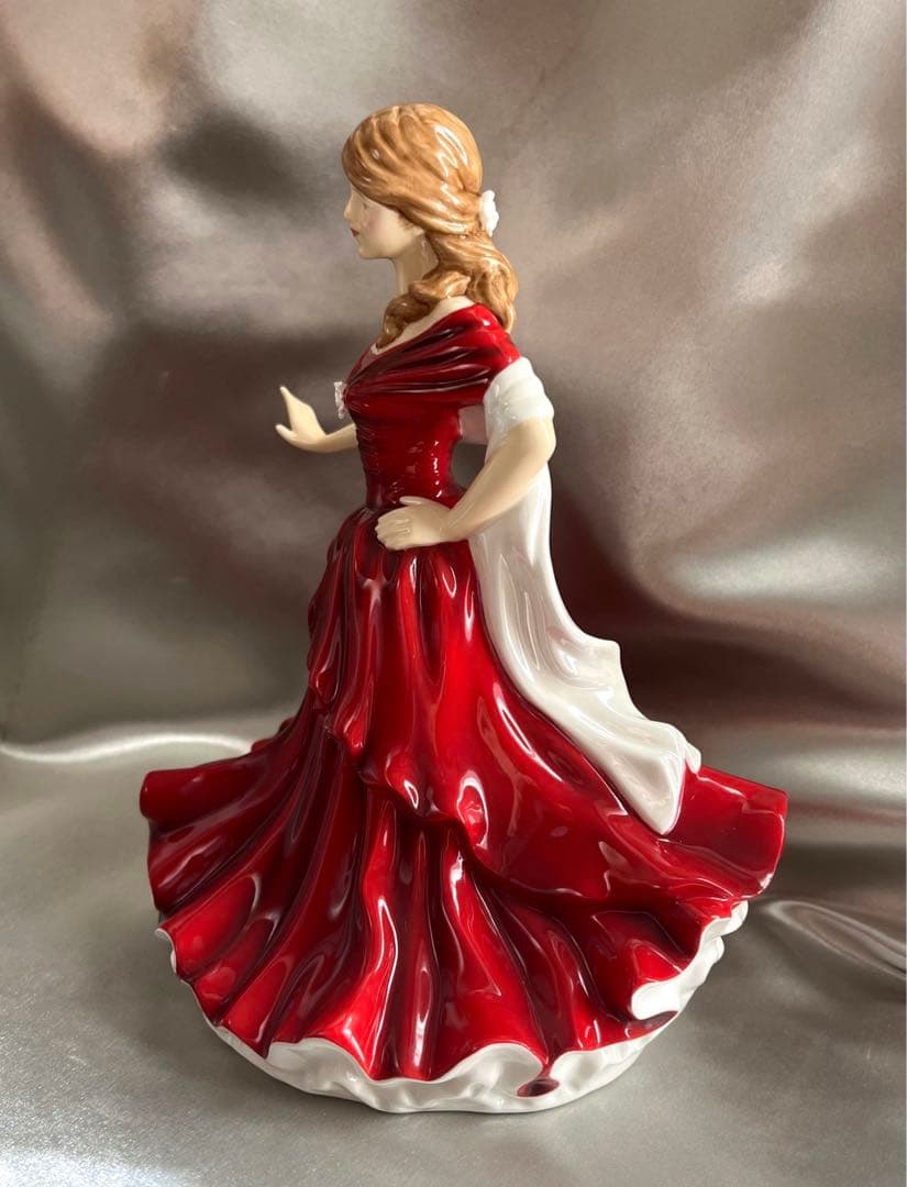【未使用】ロイヤルドルトン フィギュリン陶器 人形　スカーレット