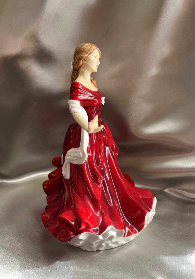 【未使用】ロイヤルドルトン フィギュリン陶器 人形　スカーレット