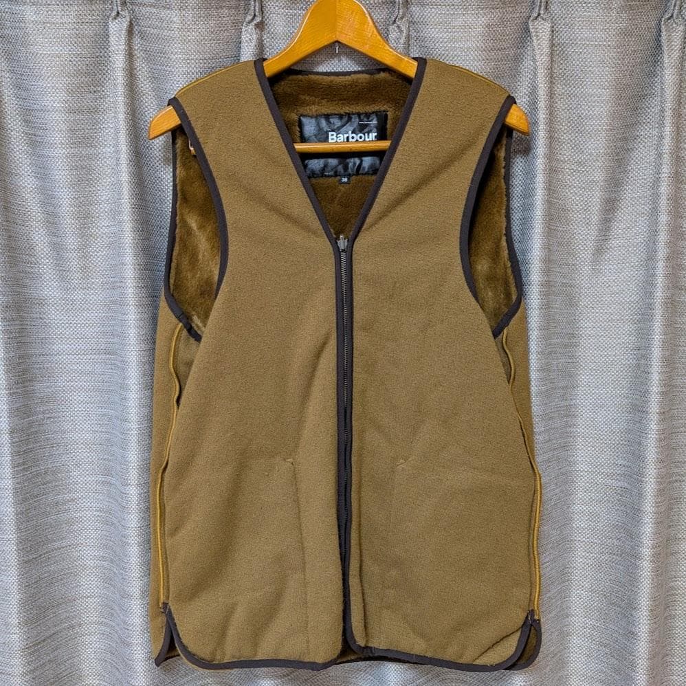 美品 Barbour フロントジップ ファー ライナー ベスト 38