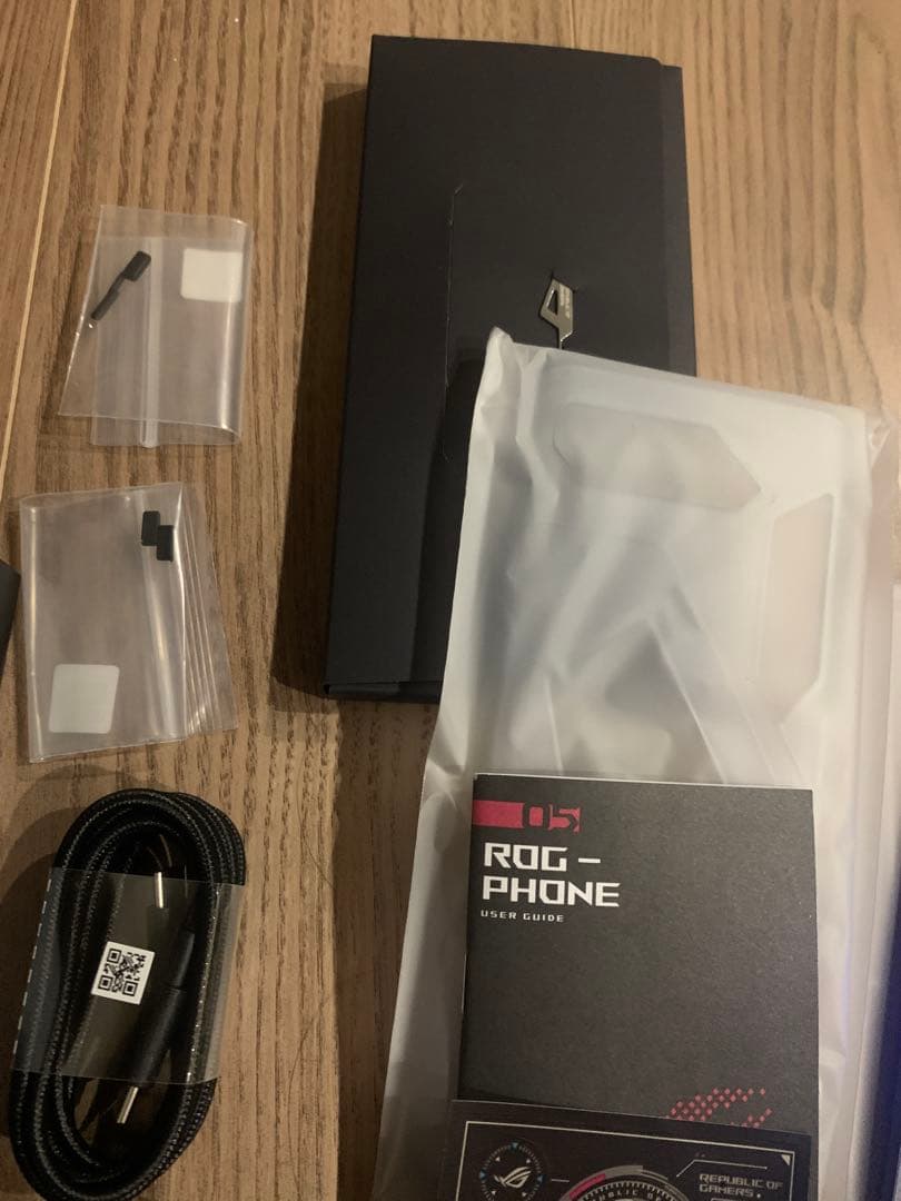 美品★rog phone 5 完品の12/256 ストームホワイト！日本国内版！