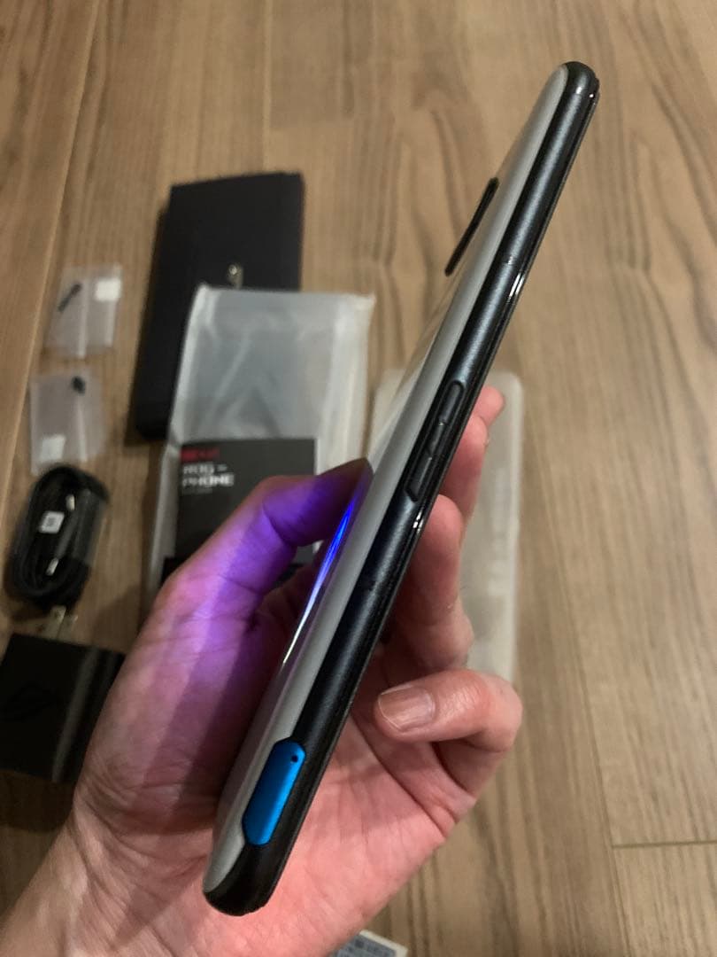 美品★rog phone 5 完品の12/256 ストームホワイト！日本国内版！