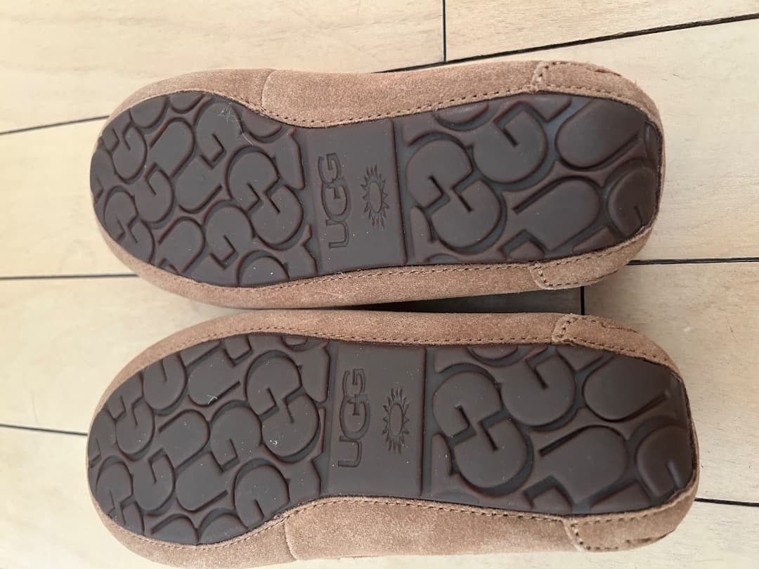 専用品　新品 UGGアンスレー モカシン スリッポン 22cm