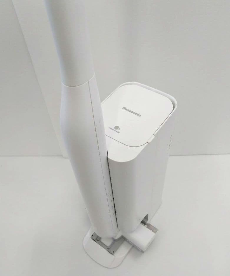 パナソニック 掃除機 コードレス MC-NS10K-W ナノイーX 2022年製