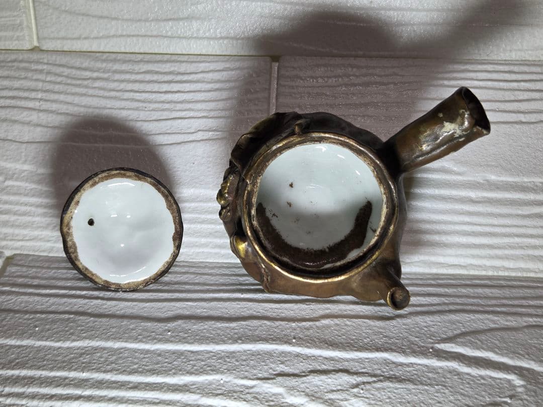 アンティーク 陶器製急須と茶碗 小型 ダークブラウン 金色装飾