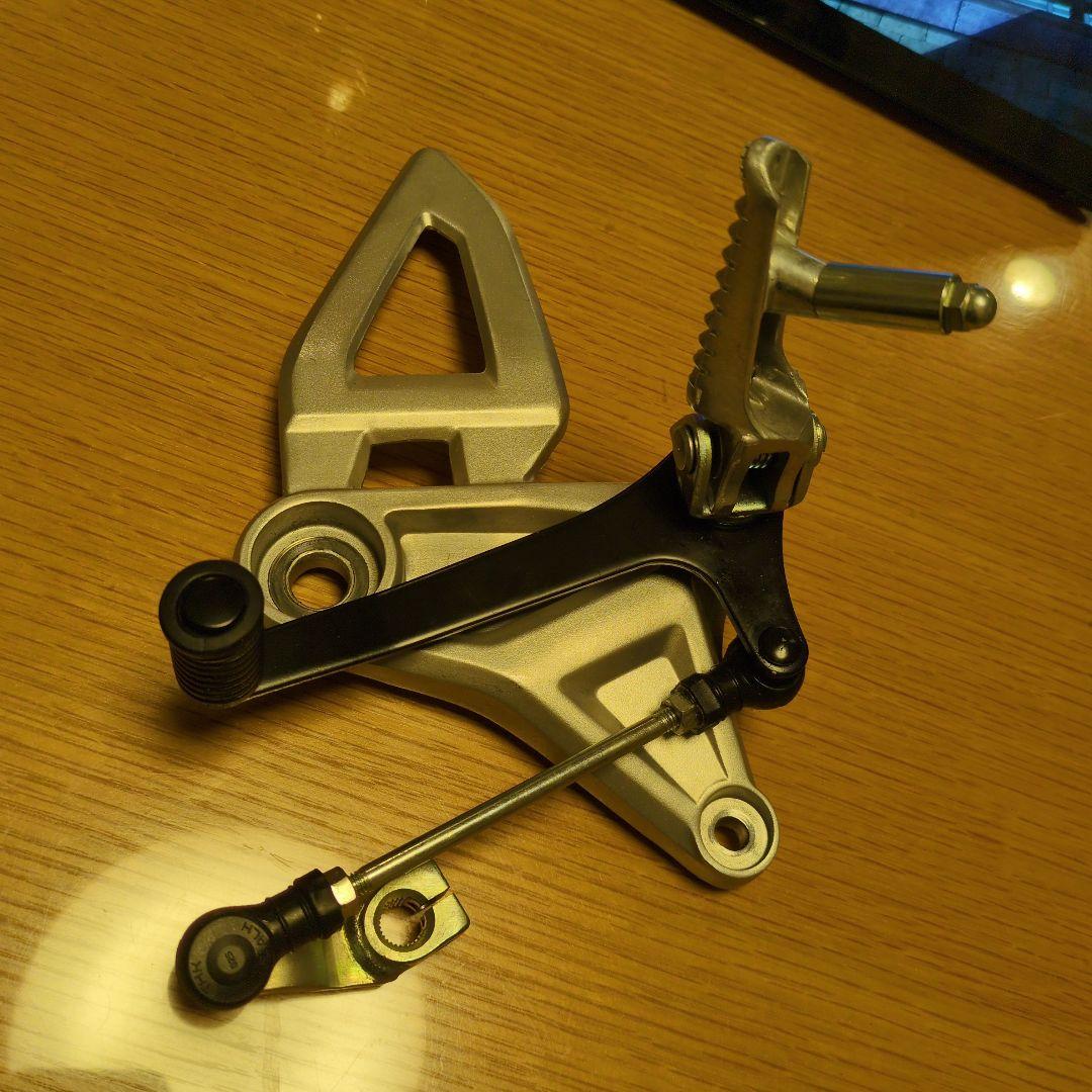 ス*ー様 CB250R MC52 純正ステップ 左右