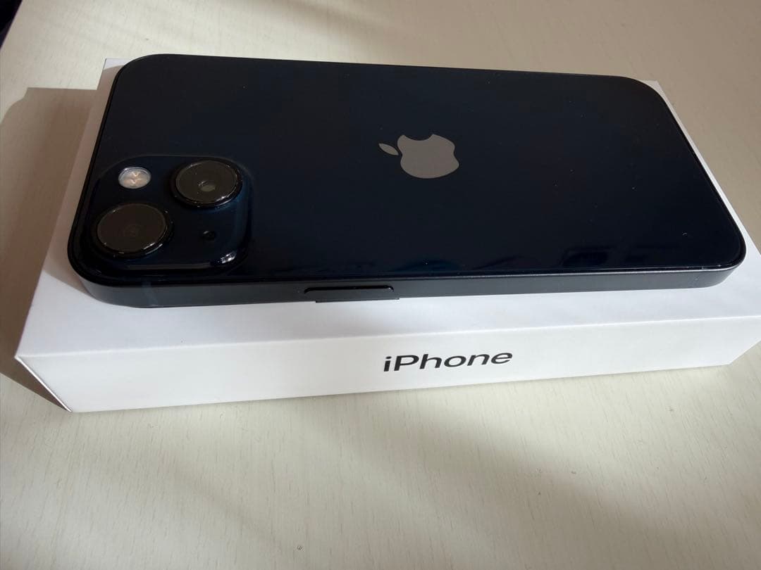 Apple iPhone 13 ブラック 本体 箱付き美品