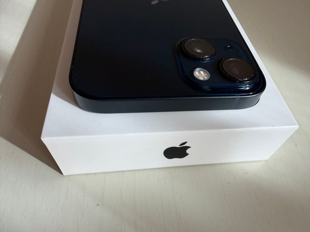 Apple iPhone 13 ブラック 本体 箱付き美品