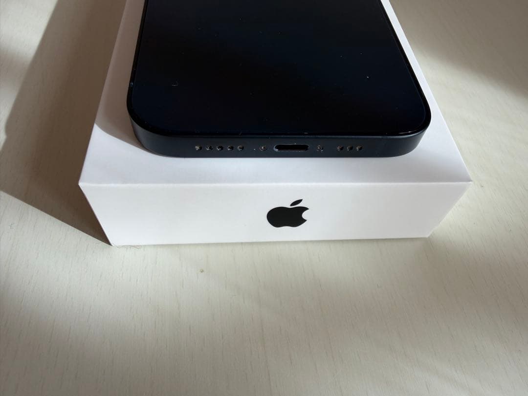 Apple iPhone 13 ブラック 本体 箱付き美品