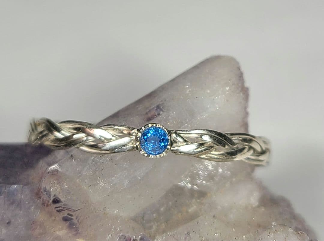 鮮やかなビビッドブルー★ドイツアウイナイトリングSV編み込み★