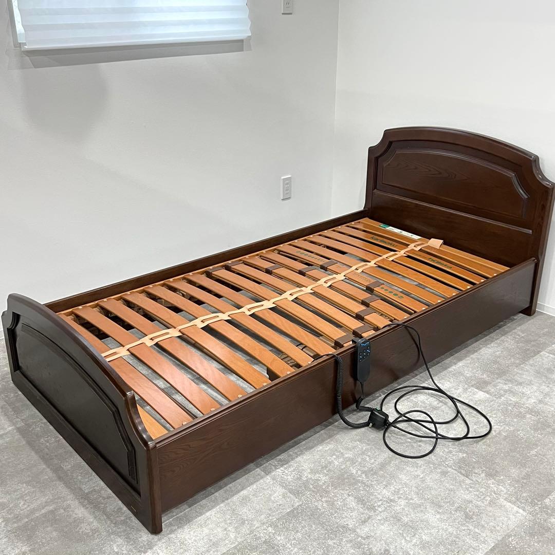 カリモク ヒュルスタ社電動リクライニングベッド ドマーニシリーズ