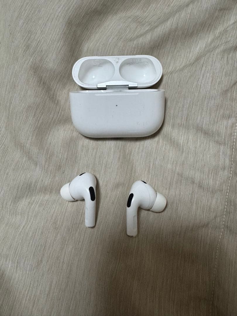 【正規品】AirPods Pro (第2世代）lightning 充電ケース付き