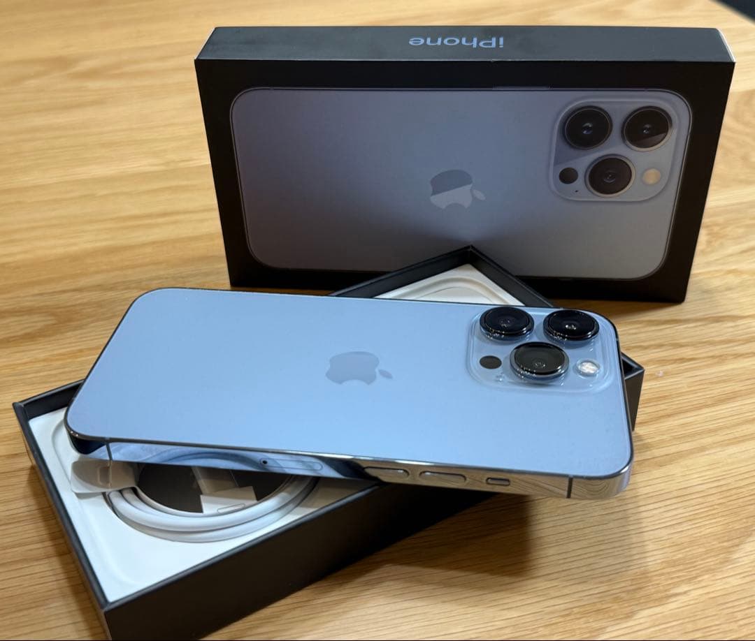 iPhone13pro 1TB シエラブルー　美品　付属品全てあり