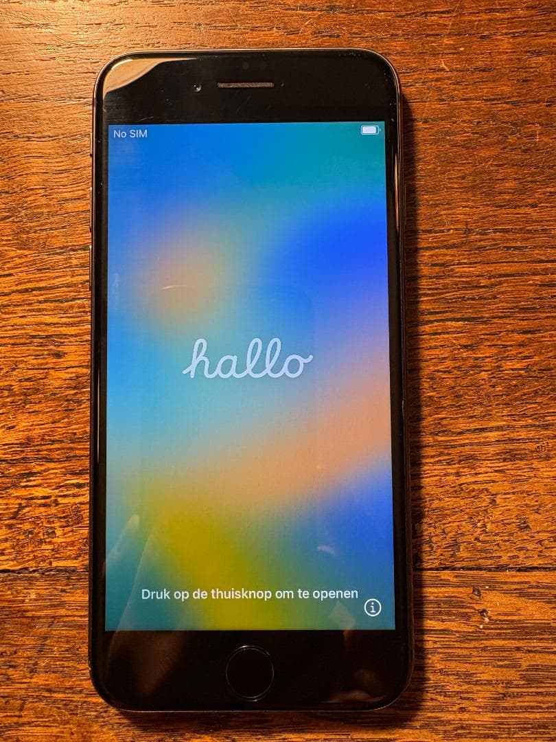 iPhone 8 256GB 背面割れ スペースグレイ