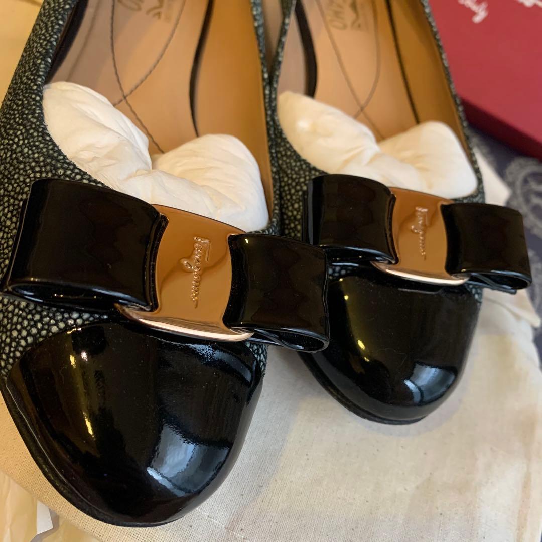 希少美品Salvatore Ferragamo リボン付バレエシューズ エイ革