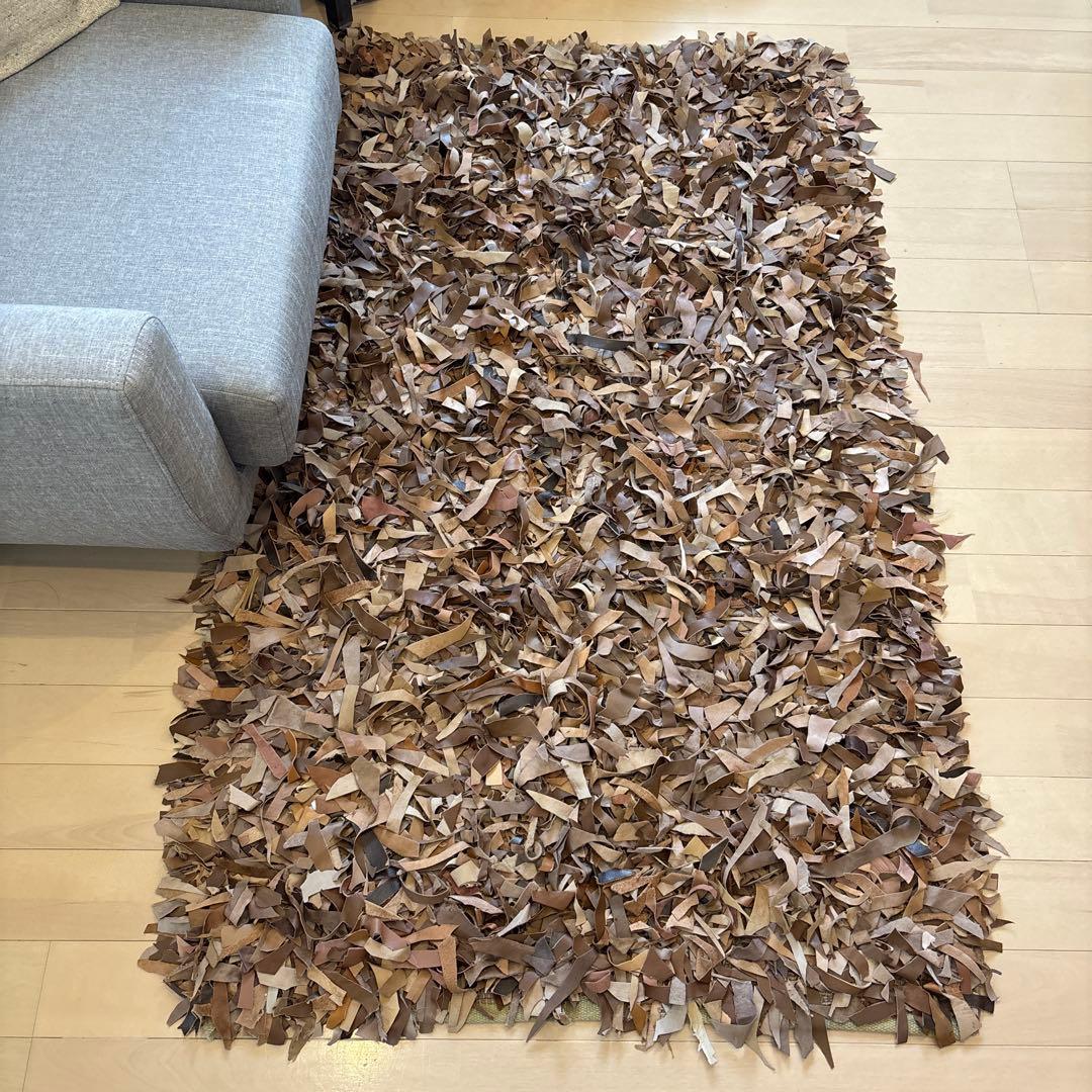 お値下げしました＊メンズライクインテリアに＊インダストリアルリサイクルレザーラグ