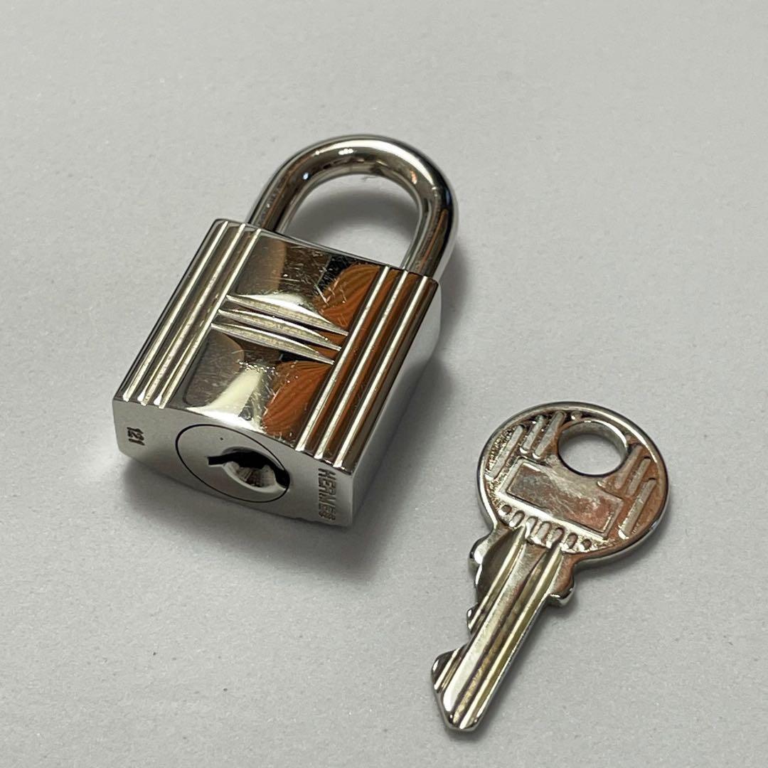 HERMES エルメス カデナ 南京錠 鍵 キー No.121